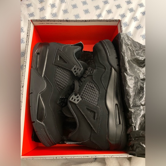 Black cat 2020 - Picture 2 of 4